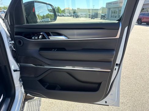 New 2026 Jeep Grand Wagoneer L Summit AWD/4WD image 35