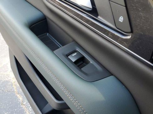 New 2026 GMC Yukon XL AT4 w/ AT4 Premium Plus Package AWD/4WD image 19