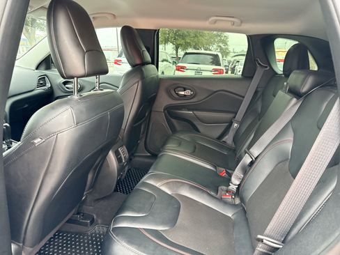 Used 2022 Jeep Cherokee Trailhawk image 26