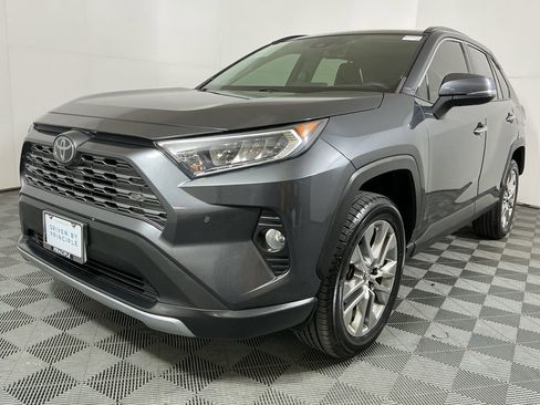 Used 2019 Toyota RAV4 Limited image 2