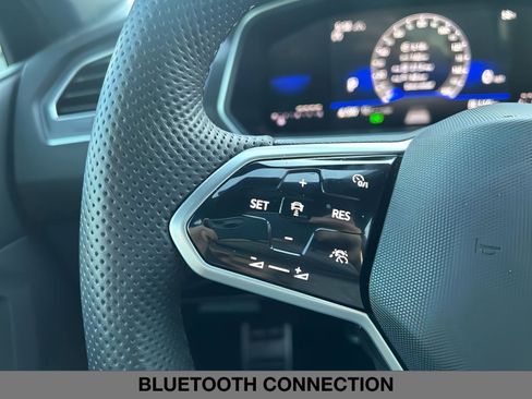 Used 2024 Volkswagen Tiguan SE R-Line image 26