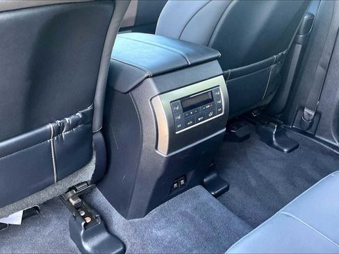 Used 2023 Lexus GX 460 Premium image 28