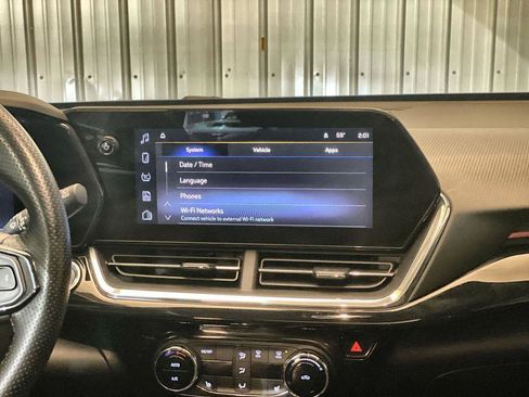 Used 2024 Chevrolet Trax RS w/ Sunroof Package image 13