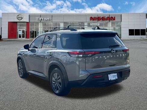 Used 2022 Nissan Pathfinder SV FWD image 5