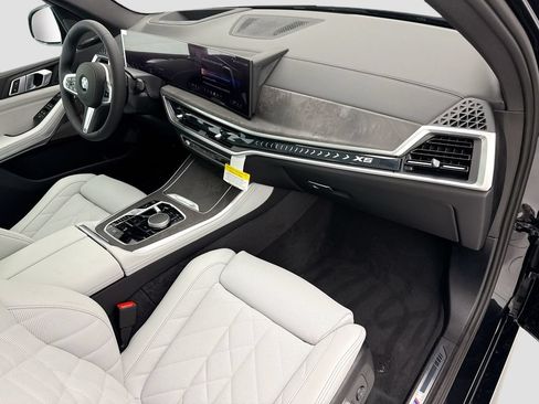 New 2026 BMW X5 xDrive40i w/ M Sport Package AWD/4WD image 16
