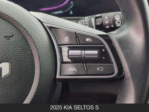 Used 2025 Kia Seltos S FWD image 18