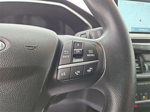 Used 2020 Ford Escape SE image 18