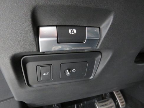 Used 2020 Land Rover Range Rover Evoque R-Dynamic S image 25