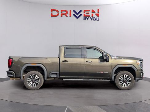 Used 2023 GMC Sierra 2500 AT4 w/ AT4 Preferred Package AWD/4WD image 6