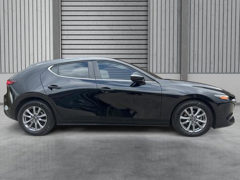 Used 2022 MAZDA MAZDA3 s image 32