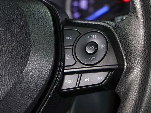 Used 2020 Toyota RAV4 XLE image 14