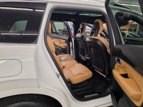 Used 2018 Volvo XC90 T6 Momentum w/ Convenience Package AWD/4WD image 34