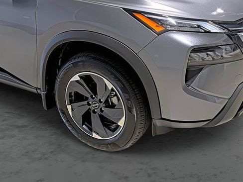 Used 2025 Nissan Rogue SV AWD/4WD image 15