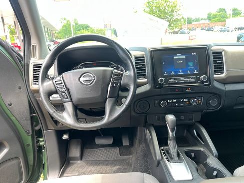 Used 2022 Nissan Frontier SV w/ Technology Package RWD image 23
