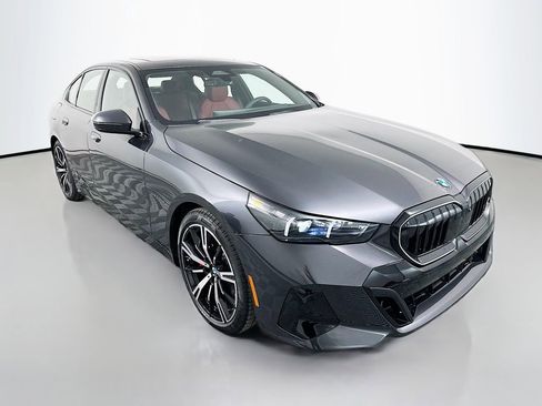 New 2026 BMW 530i xDrive w/ M Sport Package image 3