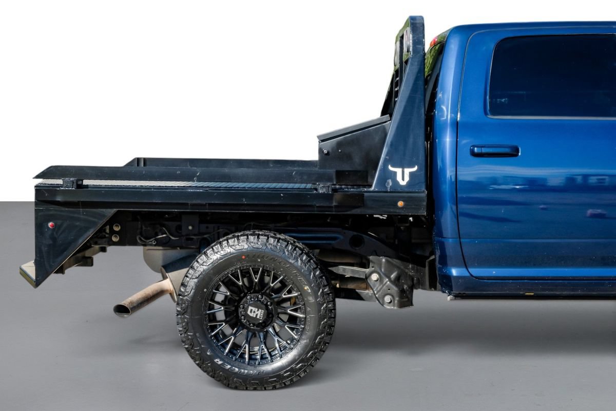Used 2024 RAM 2500 Big Horn w/ Night Edition AWD/4WD image 7