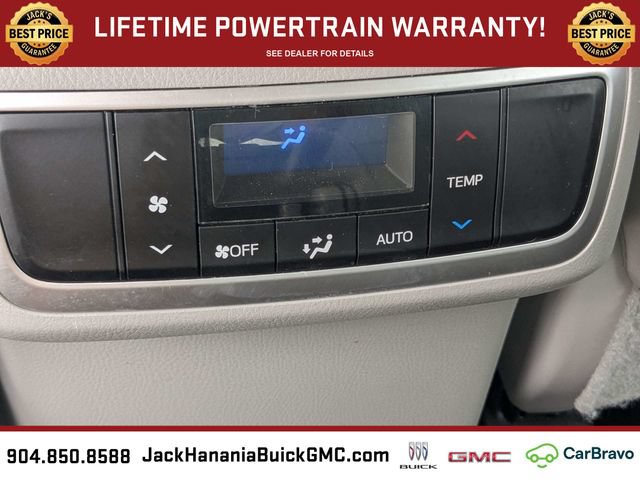 Used 2018 Toyota Highlander Limited FWD image 12
