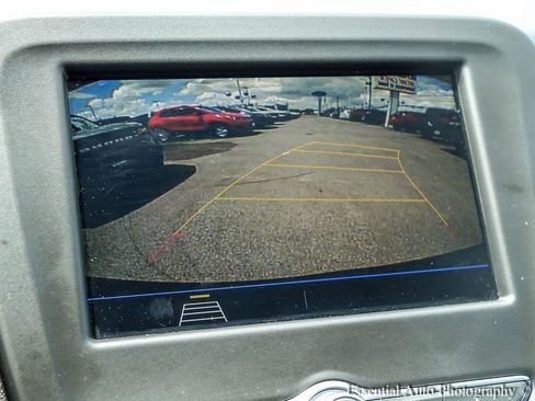 Used 2019 Chevrolet Equinox LT FWD image 15