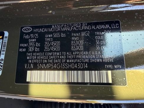 Used 2025 Hyundai Santa Fe Calligraphy FWD image 2
