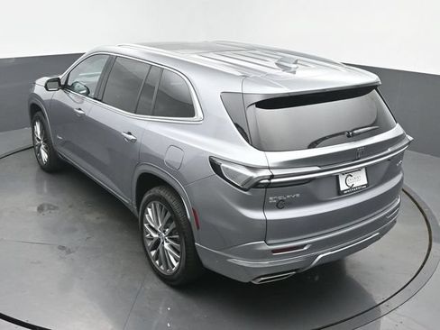 Used 2025 Buick Enclave Avenir w/ LPO, Floor Liner Package AWD/4WD image 41