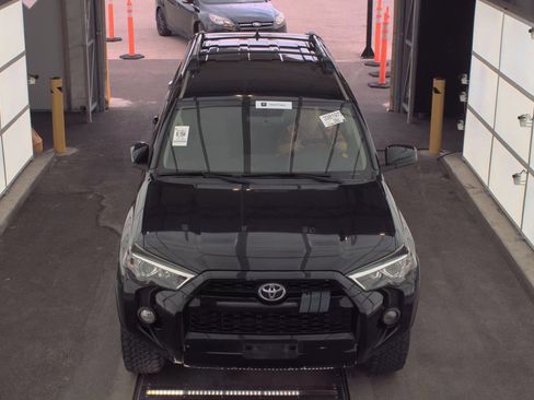 Used 2019 Toyota 4Runner SR5 AWD/4WD image 2