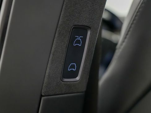 Used 2020 Tesla Model X Performance AWD/4WD image 18