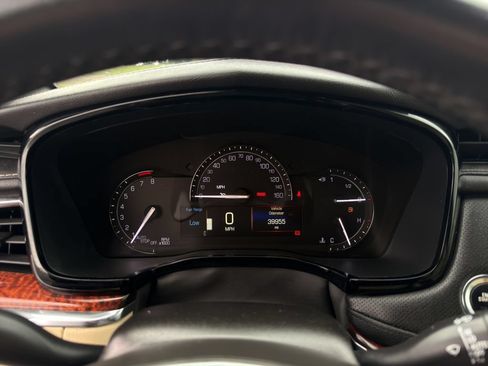 Used 2019 Cadillac XT5 Luxury FWD image 11