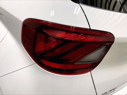 Used 2025 Hyundai Venue SEL FWD image 29