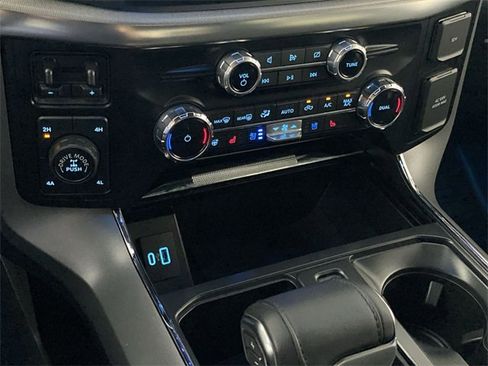 Used 2024 Ford F150 Lariat w/ FX4 Off-Road Package image 23