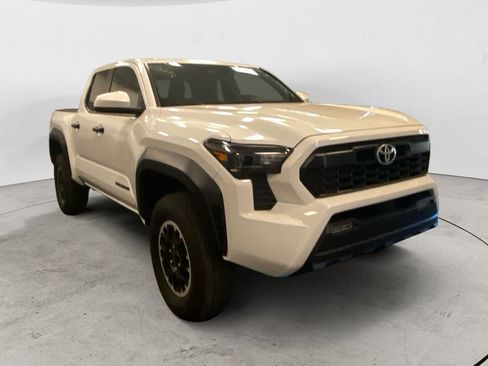 Used 2024 Toyota Tacoma TRD Off-Road image 7