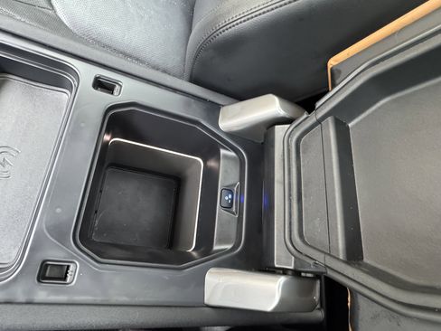 Used 2023 Land Rover Defender 130 S image 39