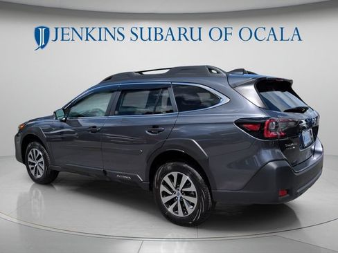 Used 2025 Subaru Outback Premium AWD/4WD image 5