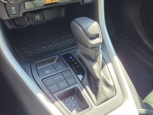 Certified 2025 Toyota RAV4 XLE image 24