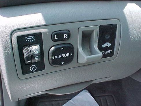Used 2005 Toyota Corolla LE FWD image 21