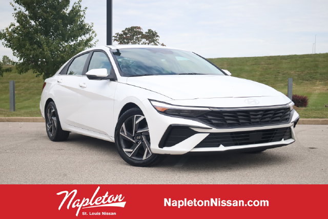 Used 2025 Hyundai Elantra Limited FWD image 1