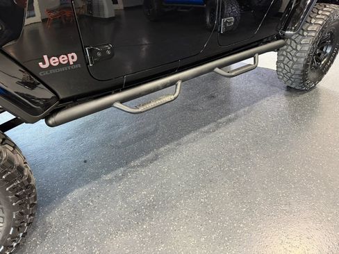 Used 2022 Jeep Gladiator Rubicon w/ LED Lighting Group AWD/4WD image 6