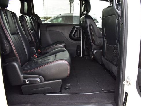 Used 2019 Dodge Grand Caravan GT image 21