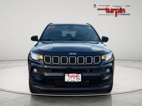 Used 2024 Jeep Compass Latitude image 8