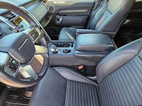 Used 2024 Land Rover Discovery Metropolitan Edition image 16