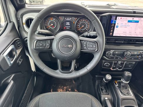 Used 2026 Jeep Wrangler Unlimited Sport AWD/4WD image 16