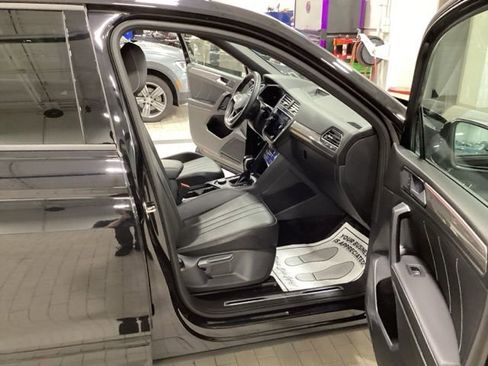 Certified 2023 Volkswagen Tiguan SE R-Line image 11
