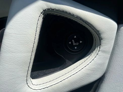 Used 2009 Maserati Quattroporte image 28