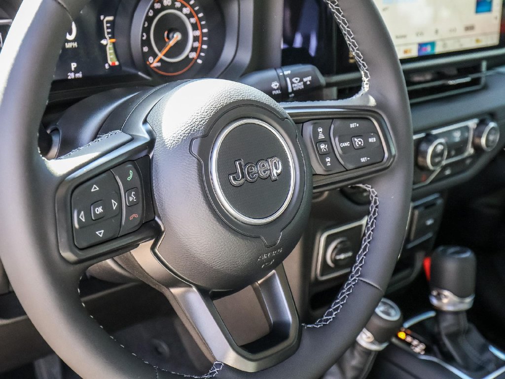 Used 2025 Jeep Gladiator Mojave AWD/4WD image 25