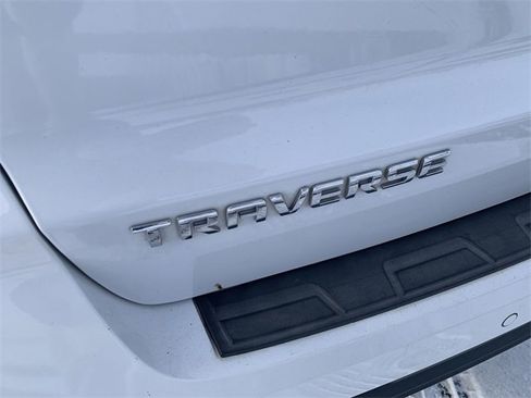 Used 2017 Chevrolet Traverse LT image 31