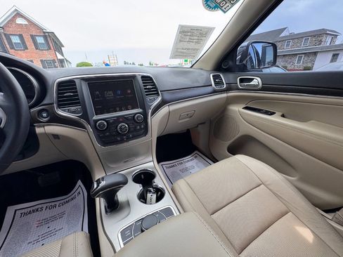 Used 2014 Jeep Grand Cherokee Limited w/ Luxury Group II AWD/4WD image 18