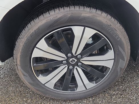 Used 2025 Volvo XC60 T8 Plus w/ Climate Package image 29