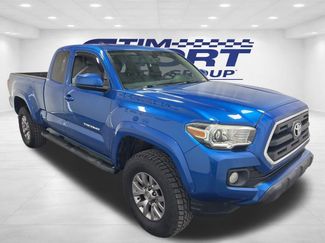 Used 2017 Toyota Tacoma SR5 video 3