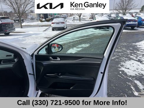 Used 2023 Kia K5 GT-Line image 57