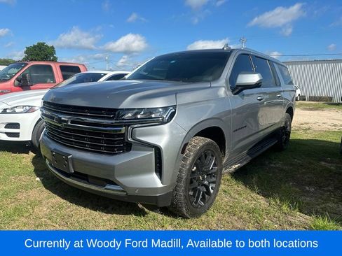 Used 2023 Chevrolet Suburban LT w/ Luxury Package RWD image 1