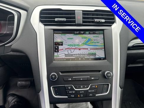 Used 2016 Ford Fusion SE AWD/4WD image 6